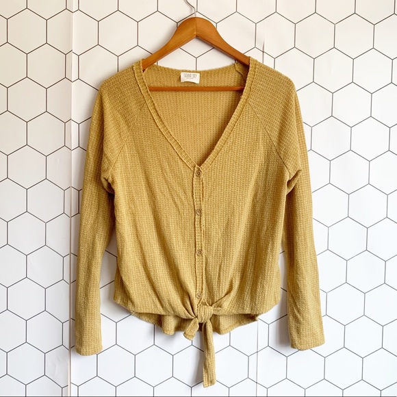 Sienna Sky tie front woven top in mustard yellow - Picture 3 of 7